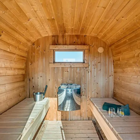Lovely With Mini Golf Course, Sauna, Wilderness Bath And View Of The Fjord Nyaraló Vinderup