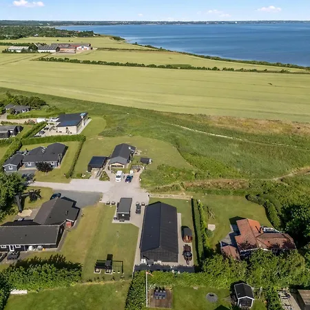 Feriehus Lovely With Mini Golf Course, Sauna, Wilderness Bath And View Of The Fjord Vinderup